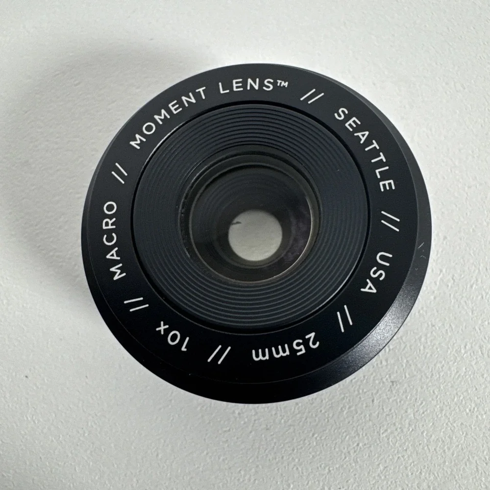 Moment M-Series Macro Lens with Storage Pouch 25mm 10x, EUC